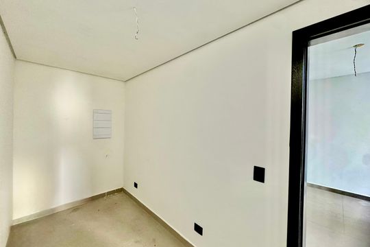 Lavanderia de casa à venda com 3 quartos, 210m² em Jardim Vila Galvao, Guarulhos