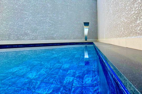 Piscina de casa à venda com 3 quartos, 210m² em Jardim Vila Galvao, Guarulhos