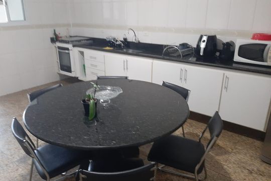 Cozinha de apartamento para alugar com 3 quartos, 190m² em Canto do Forte, Praia Grande
