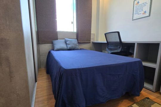 Quarto de apartamento à venda com 3 quartos, 160m² em Milionários, Belo Horizonte