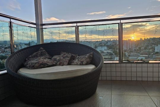 Área externa de apartamento à venda com 3 quartos, 160m² em Milionários, Belo Horizonte