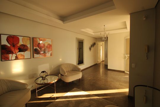 Hall de entrada de apartamento à venda com 3 quartos, 105m² em Vila Monumento, São Paulo
