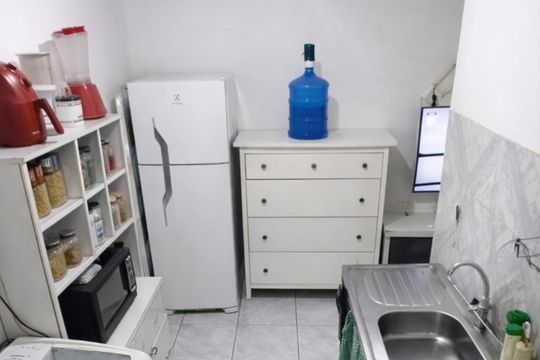 Cozinha de apartamento à venda com 1 quarto, 38m² em Itanhangá, Rio de Janeiro