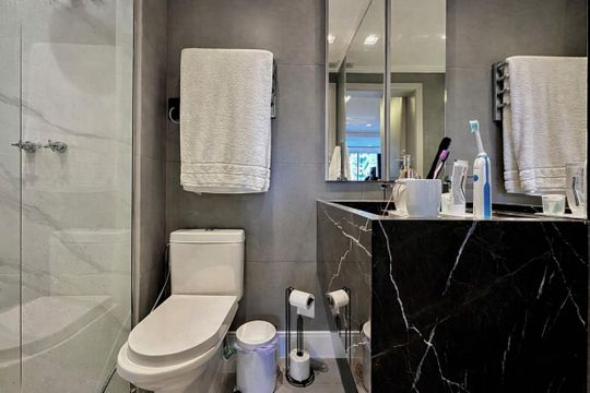Banheiro de apartamento à venda com 1 quarto, 82m² em Cidade Monções, São Paulo