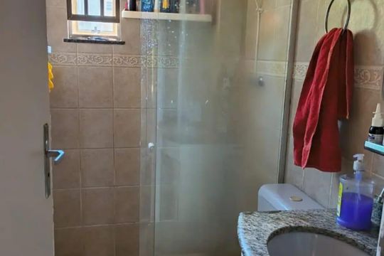 Banheiro de casa de condomínio para alugar com 3 quartos, 90m² em Itapuã, Salvador