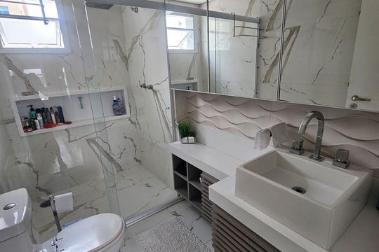 Banheiro de apartamento à venda com 2 quartos, 85m² em Pinheiros, São Paulo