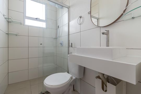 Banheiro de apartamento para alugar com 2 quartos, 43m² em Centro, Ribeirão das Neves