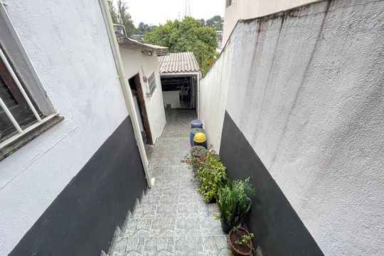 Corredor lateral de casa para alugar com 2 quartos, 124m² em Jardim Celeste, São Paulo