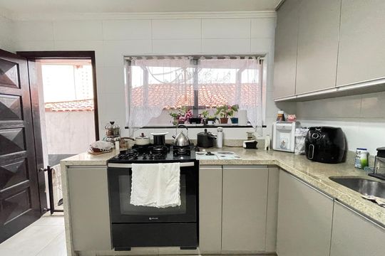 Cozinha de casa para alugar com 2 quartos, 124m² em Jardim Celeste, São Paulo