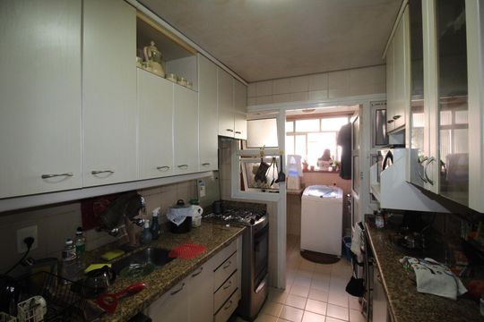 Cozinha de apartamento à venda com 3 quartos, 90m² em Chácara das Pedras, Porto Alegre