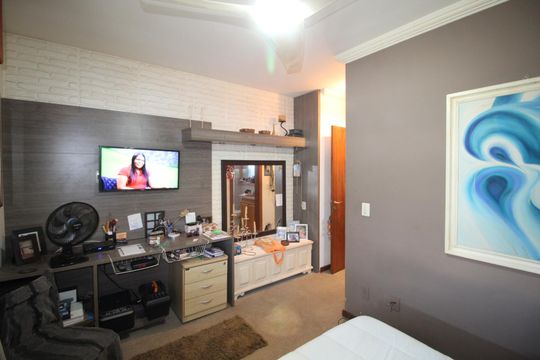 Suíte 1 de apartamento à venda com 3 quartos, 90m² em Chácara das Pedras, Porto Alegre