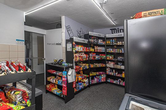 mercadinho_1 de apartamento à venda com 3 quartos, 62m² em Vila das Merces, São Paulo