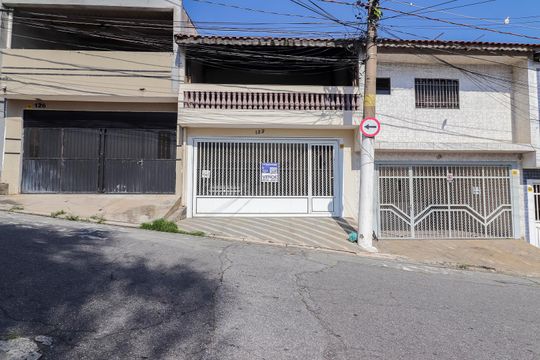 Fachada de casa à venda com 2 quartos, 100m² em Itaquera, São Paulo
