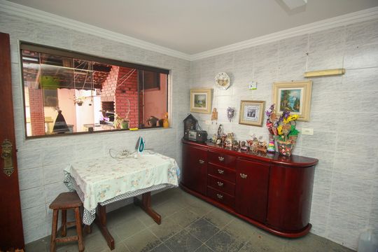 Área de Serviço de casa à venda com 4 quartos, 250m² em Vila Pires, Santo André