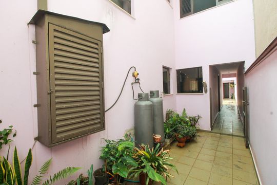 Quintal de casa à venda com 4 quartos, 250m² em Vila Pires, Santo André