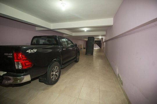 Garagem de casa à venda com 4 quartos, 250m² em Vila Pires, Santo André