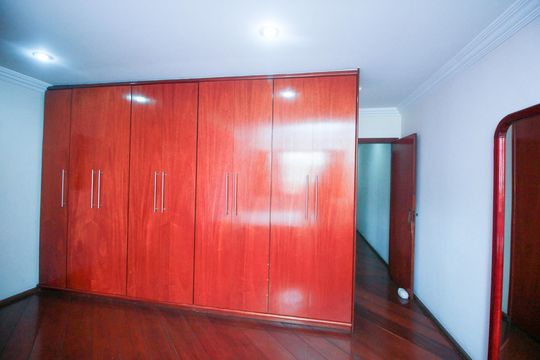 Suíte 3 de casa à venda com 4 quartos, 250m² em Vila Pires, Santo André
