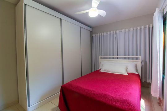Casa à venda com 2 quartos, 750m² em Serra Grande, Niterói