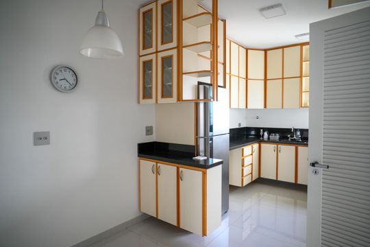 Cozinha de apartamento para alugar com 3 quartos, 150m² em Jardim da Saúde, São Paulo
