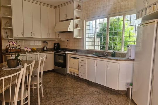Casa para alugar com 5 quartos, 480m² em Cidade Jardim, Uberlândia