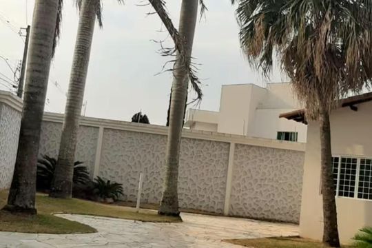 Casa para alugar com 5 quartos, 480m² em Cidade Jardim, Uberlândia