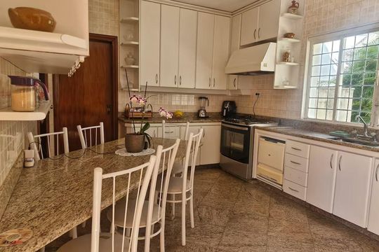 Cozinha de casa para alugar com 5 quartos, 480m² em Cidade Jardim, Uberlândia