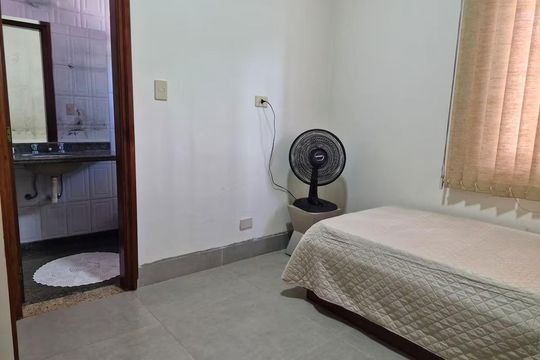 Quarto 2 de casa para alugar com 5 quartos, 480m² em Cidade Jardim, Uberlândia