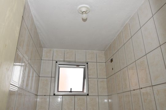 Banheiro de casa para alugar com 1 quarto, 60m² em Parque Novo Santo Amaro, Embu das Artes