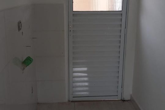 Área de serviço de apartamento para alugar com 2 quartos, 48m² em Jardim Iva, São Paulo
