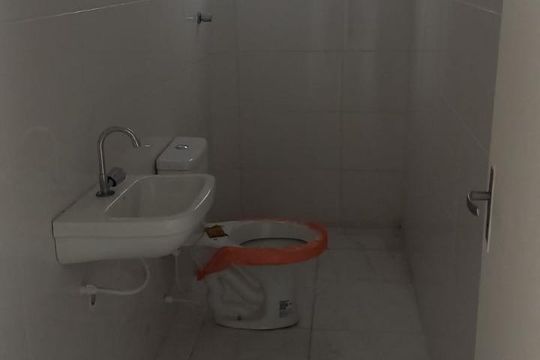 Banheiro de apartamento para alugar com 2 quartos, 48m² em Jardim Iva, São Paulo