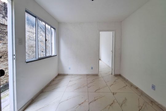 Sala de casa à venda com 2 quartos, 241m² em Engenhoca, Niterói