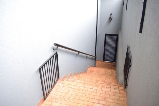 Escada de casa para alugar com 4 quartos, 260m² em Jardim Palma Travassos, Ribeirão Preto