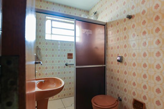 Banheiro de casa para alugar com 4 quartos, 153m² em Jardim Pinheiros, São Paulo