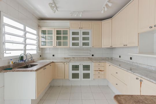 Cozinha de casa de condomínio para alugar com 4 quartos, 247m² em Vila Albano, São Paulo