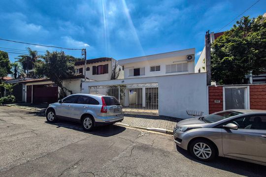 Fachada de casa de condomínio para alugar com 4 quartos, 247m² em Vila Albano, São Paulo