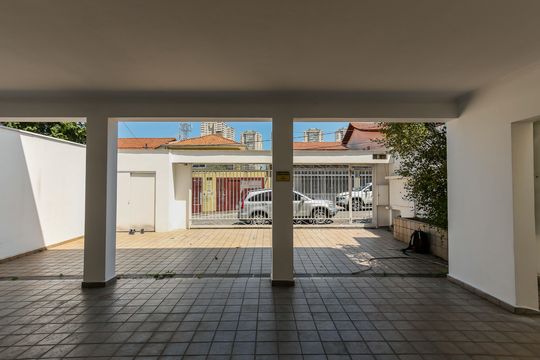 Garagem de casa de condomínio para alugar com 4 quartos, 247m² em Vila Albano, São Paulo