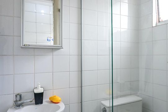 Banheiro de Serviço de apartamento à venda com 3 quartos, 74m² em Horto do Ype, São Paulo