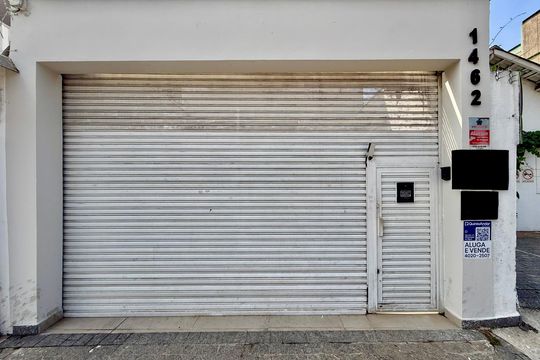 Fachada  de casa para alugar com 5 quartos, 180m² em Brooklin, São Paulo