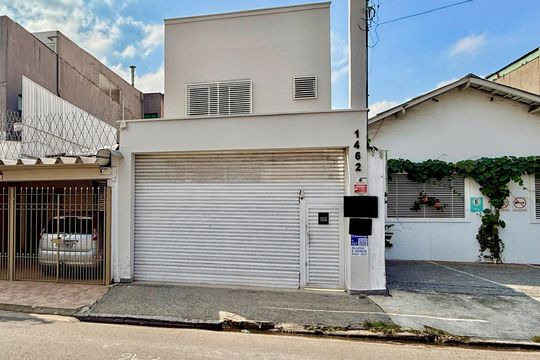 Fachada  de casa para alugar com 5 quartos, 180m² em Brooklin, São Paulo