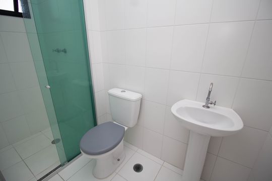 Banheiro de apartamento para alugar com 2 quartos, 42m² em Freguesia do Ó, São Paulo