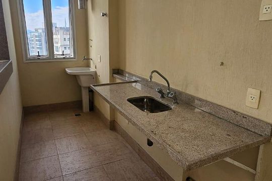 Cozinha de apartamento à venda com 2 quartos, 74m² em Barra da Tijuca, Rio de Janeiro