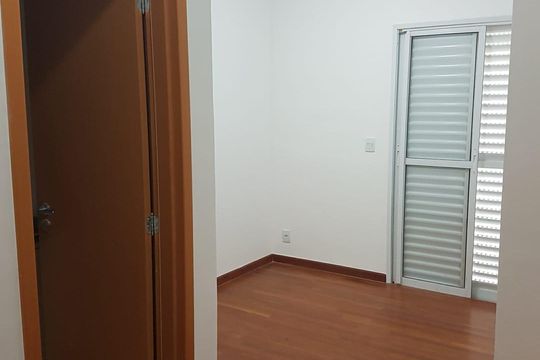 Quarto de apartamento à venda com 3 quartos, 74m² em Quitaúna, Osasco