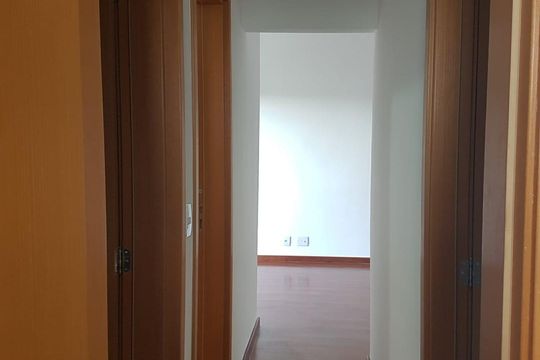 Corredor de apartamento à venda com 3 quartos, 74m² em Quitaúna, Osasco