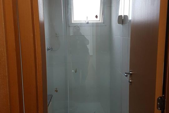 Banheiro de apartamento à venda com 3 quartos, 74m² em Quitaúna, Osasco