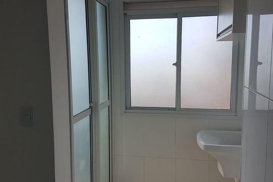 Área de serviço de apartamento à venda com 3 quartos, 74m² em Quitaúna, Osasco