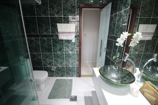 Banheiro 1 de casa para alugar com 4 quartos, 650m² em Riacho das Pedras, Contagem