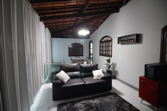 Sala 1 de casa para alugar com 4 quartos, 650m² em Riacho das Pedras, Contagem