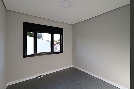 Casa à venda com 3 quartos, 132m² em São Sebastião, Porto Alegre