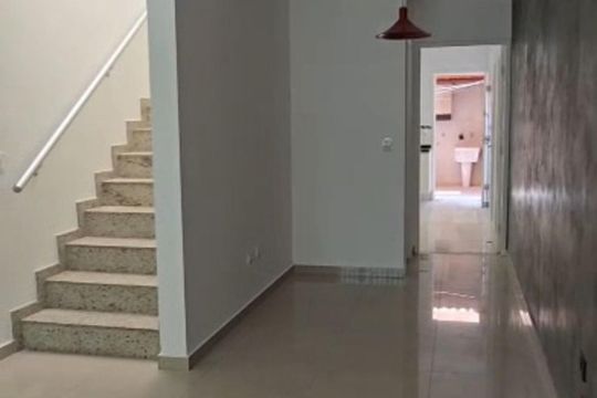 Sala de casa à venda com 3 quartos, 73m² em Vila Nivi, São Paulo