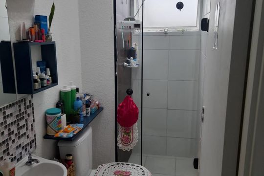 Banheiro de apartamento à venda com 2 quartos, 42m² em Vila Cristalia, São Paulo
